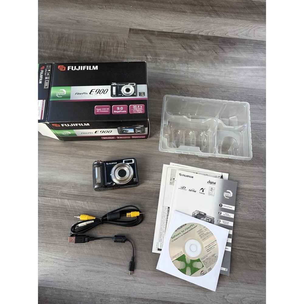 FUJIFILM Finepix E900 9.0MP Black Digital Camera